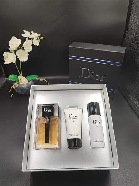 Coffret cadeau Dior Homme : eau de toilette, gel douche